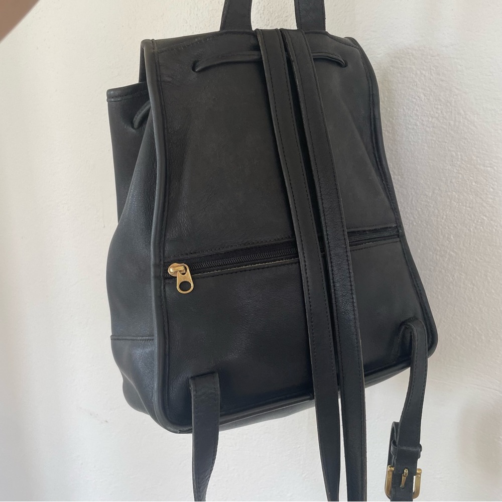 Vintage COACH Black Leather Backpack with Turn-Lock Closure - Picture 3 of 9